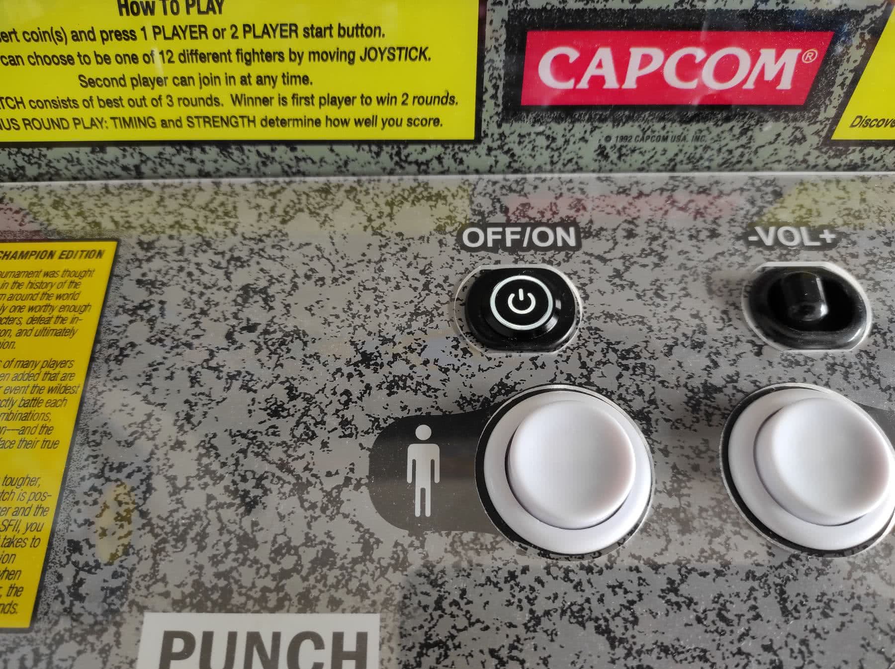 Remplacer l'interrupteur on/off par un bouton poussoir sur une borne d'arcade Arcade1Up Street Fighter II